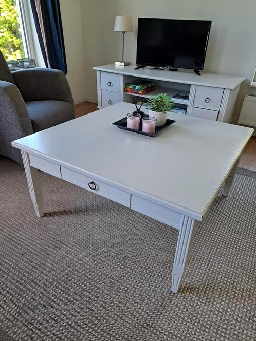 Witte houten salontafel met bijpassend dressoir, Huis en Inrichting, Complete inboedels, Ophalen