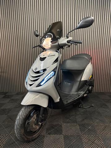 PIAGGIO ZIP 4T 3V BROM 2018 FULL OPTION NARDO GREY beschikbaar voor biedingen