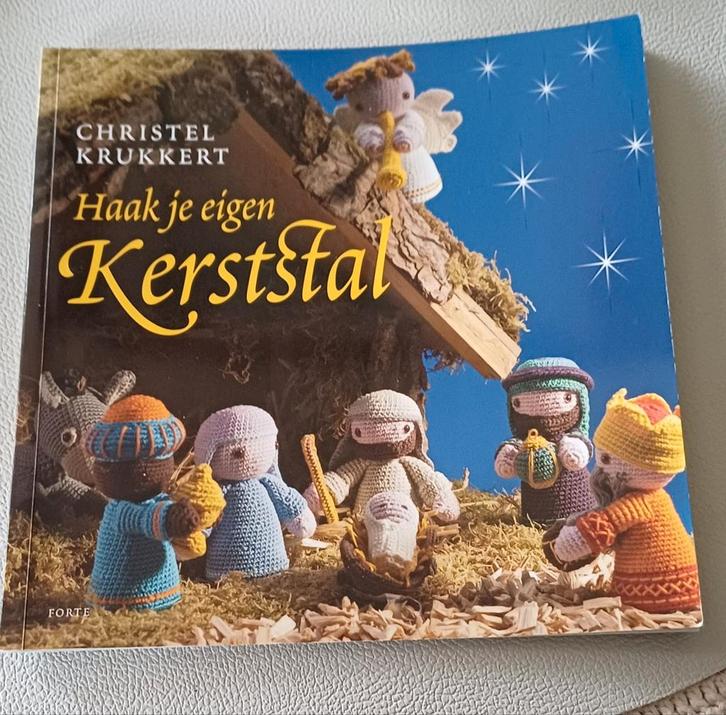 Haak je eigen Kerststal - Christel Krukkert, Boeken, Hobby en Vrije tijd, Zo goed als nieuw, Breien en Haken, Geschikt voor kinderen