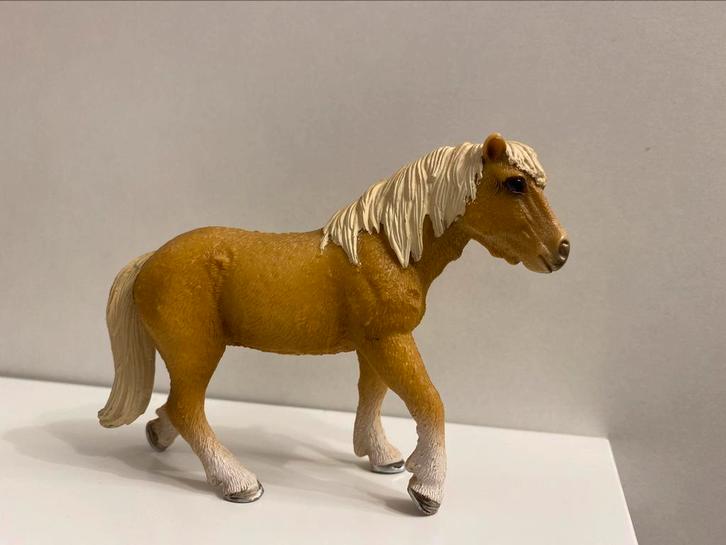 Schleich Ijslander pony merrie 13708, Verzamelen, Dierenverzamelingen, Paard, Ophalen of Verzenden