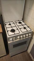 Indesit vierpits gasfornuis met oven, Witgoed en Apparatuur, Fornuizen, Ophalen, Gebruikt, Hete lucht, 4 kookzones