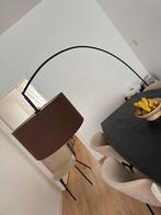 Ikea Booglamp. Goede kwaliteit. Zware voet. Grote bruine kap, Huis en Inrichting, Lampen | Vloerlampen, Ophalen, Zo goed als nieuw