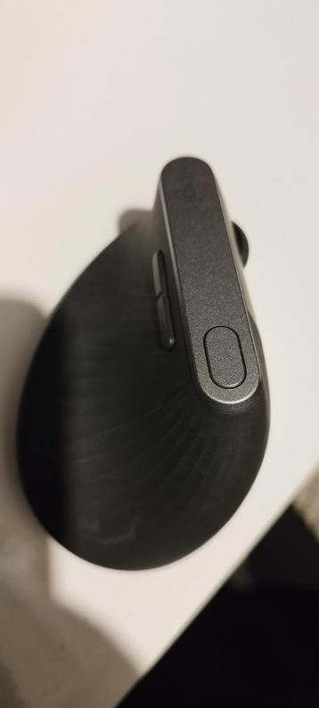Logitech Vertical Muis - Ergonomisch Design beschikbaar voor biedingen