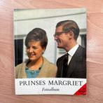 Fotoalbum prinses Margriet met huwelijk foto’s, Verzamelen, Koninklijk Huis en Royalty, Ophalen of Verzenden, Zo goed als nieuw