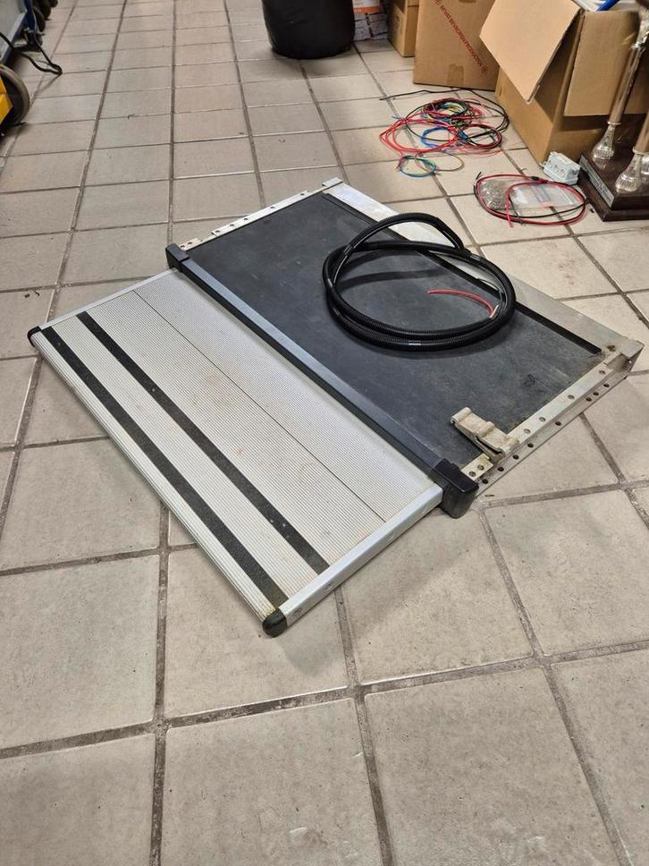 Thule Slide-out G2 700 12V Uitschuifbare Opstap, Caravans en Kamperen, Caravan accessoires, Gebruikt, Ophalen