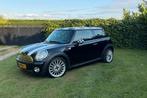 Mini Cooper 2009 Zwart 146.000 km APK tot 21 okt 2026, Auto's, Mini, Voorwielaandrijving, 4 cilinders, 4 stoelen, Leder en Stof
