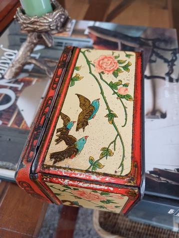 Oosters Blik met Bloemen en Vogels - Brocante beschikbaar voor biedingen
