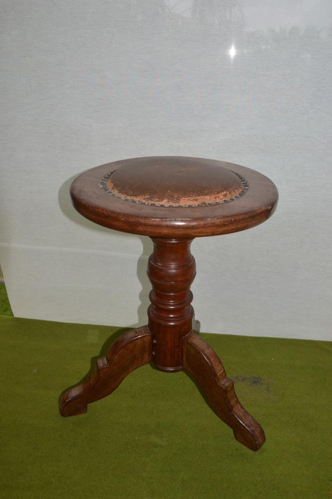 Vintage piano kruk verstelbaar/ draaibaar met leren zitting, Huis en Inrichting, Krukjes, Gebruikt, Hout, In hoogte verstelbaar