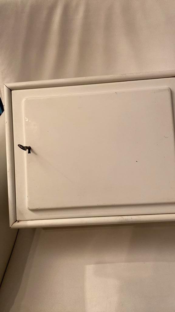 Vintage stalen medicijnkastje, Antiek en Kunst, Curiosa en Brocante, Ophalen of Verzenden