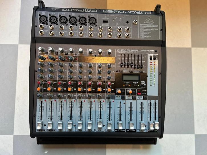 Behringer mixer+versterker PMP 500, Muziek en Instrumenten, Mengpanelen, Zo goed als nieuw, 10 tot 20 kanalen, Microfooningang