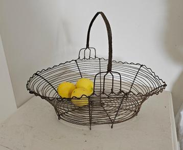 Antiek Frans FIL DE FER mandje / draadmandje beschikbaar voor biedingen