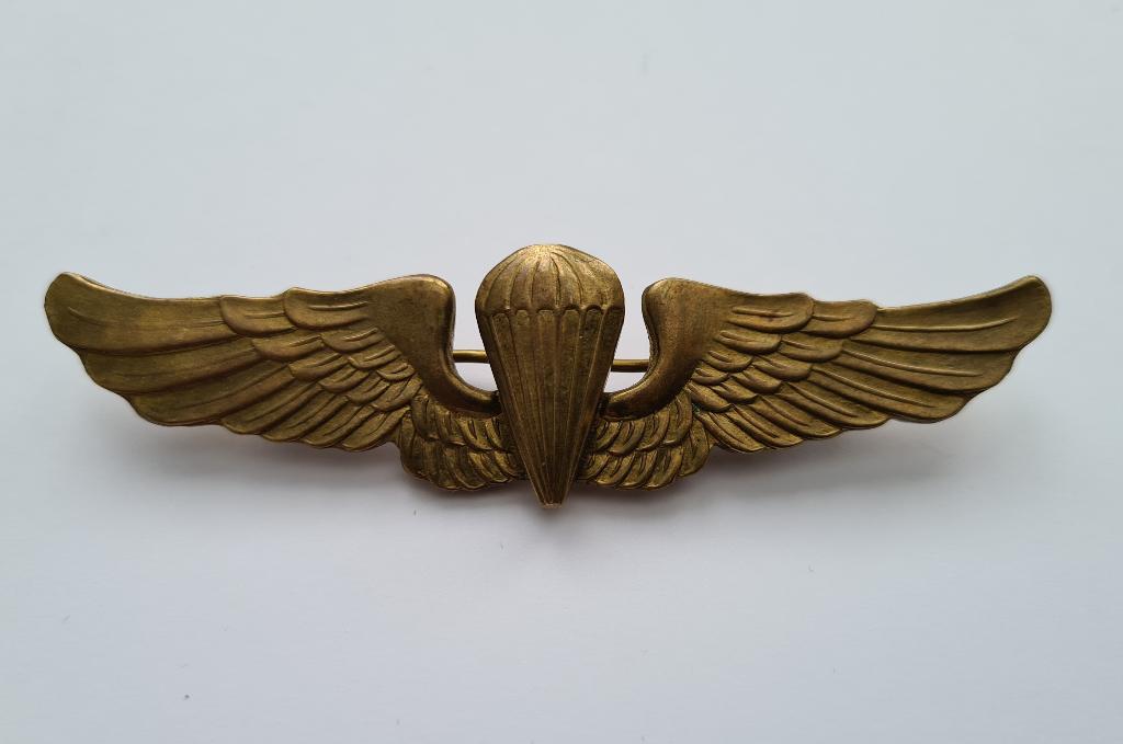Indonesische parawing, Verzamelen, Militaria | Algemeen, Ophalen of Verzenden, Landmacht, Azië, Embleem of Badge