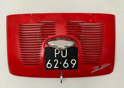 Wallpiece classic Fiat 600 motorkap wandlamp met LED licht, Verzamelen, Automerken, Motoren en Formule 1, Gebruikt, Auto's, Ophalen
