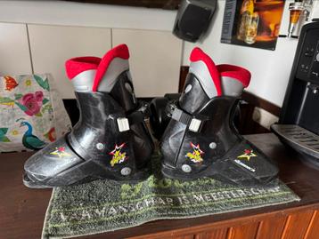 Atomic skieschoenen kind maat 32-33 beschikbaar voor biedingen