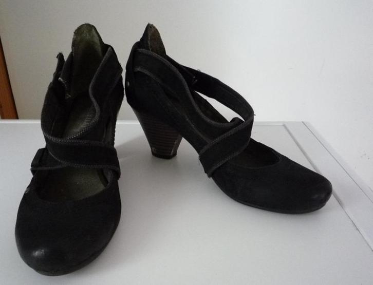 Zwarte leren pumps met gesp (40, Cinderella), Kleding | Dames, Schoenen, Zo goed als nieuw, Pumps, Zwart, Ophalen of Verzenden