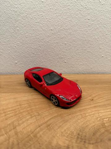 Verschillende merken auto’s van 1:43/1:32 beschikbaar voor biedingen