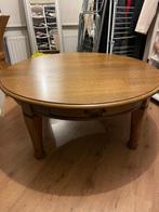 Ronde houten salontafel met lade, Ophalen