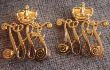 2 metalen schouderemblemen johan Willem friso beschikbaar voor biedingen