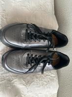 Donkergrijze metallic sneakers Woden 42, Ophalen of Verzenden, Zo goed als nieuw, Grijs, Sneakers of Gympen