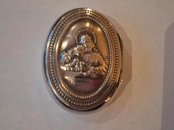 Antiek zilverkleurig doosje met rozenkrans, Antiek en Kunst, Antiek | Religie, Ophalen of Verzenden