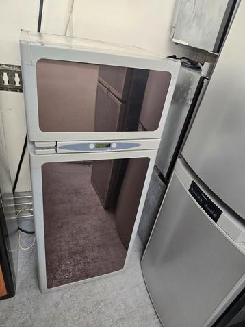 Thetford n145 koelkast vriezer combi beschikbaar voor biedingen