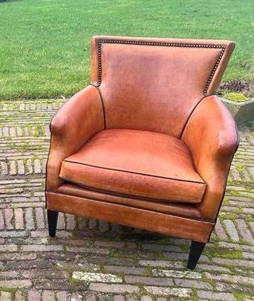 Schapenleren fauteuil beschikbaar voor biedingen