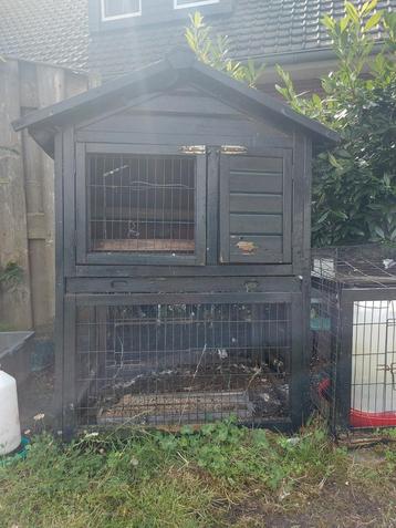 Kippenhok met ren opknapper  met gratis voer en waterfles beschikbaar voor biedingen