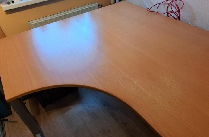 Degelijk bureau, Huis en Inrichting, Bureaus, Zo goed als nieuw, Bureau, Ophalen