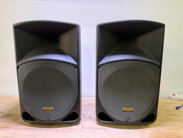 Mackie / Tapco Thump TH-15A 15 inch actieve speaker set beschikbaar voor biedingen