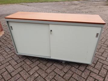 Vintage wandkast archief kast metaal  &teakhout bez mogelijk beschikbaar voor biedingen