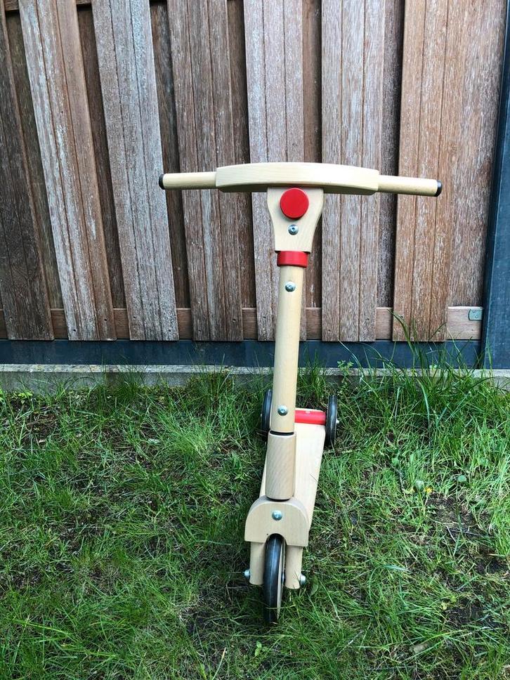 Mooi houten stepje met drie wielen, Kinderen en Baby's, Speelgoed | Houten speelgoed, Zo goed als nieuw, Ophalen