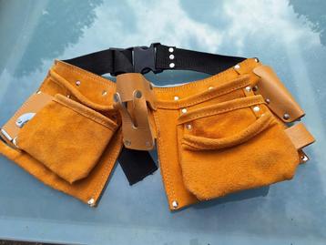 spijkerschort / spijkerzak  z.g.a.n. beschikbaar voor biedingen
