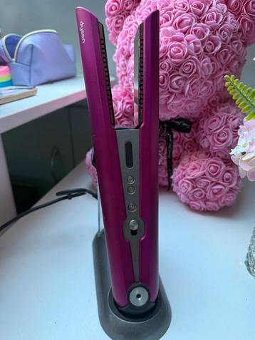 Dyson Coralle ™ stijltang in roze kleur. beschikbaar voor biedingen