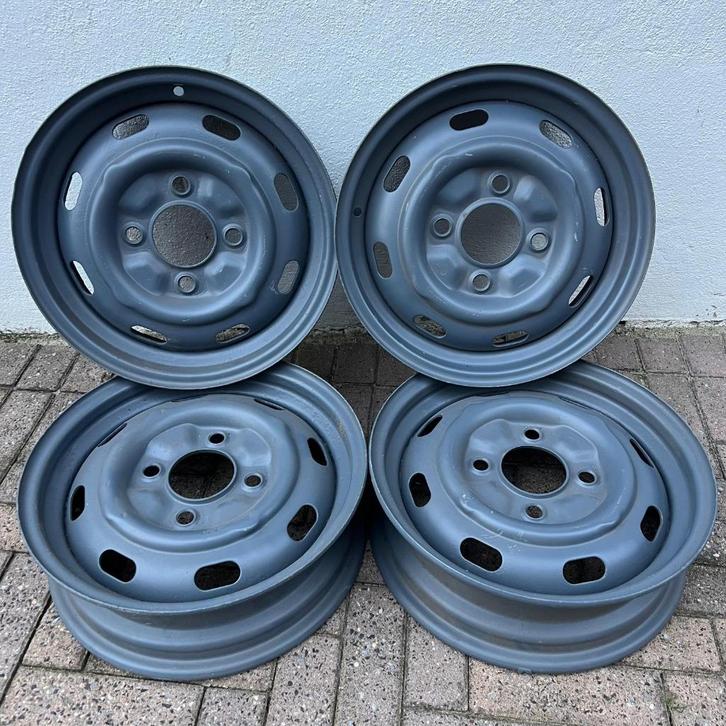 VW 4x130 velg in primerset 15’’ 4,5J Kever KG Type 3, Auto diversen, Auto-accessoires, Gebruikt, Ophalen of Verzenden