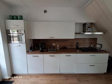 Mooie rechte keuken van 3,60m lang beschikbaar voor biedingen