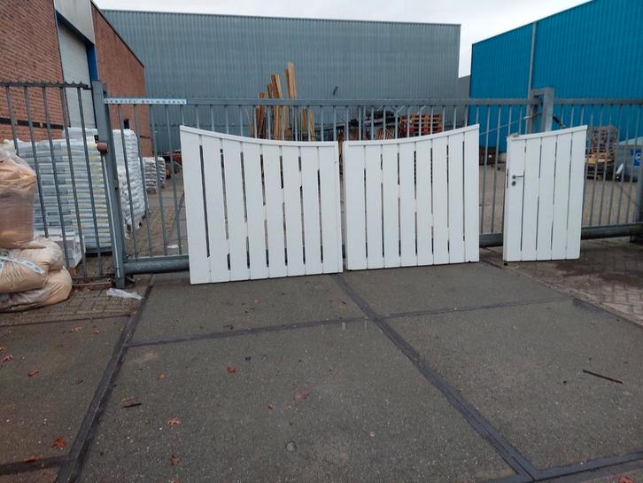 Te koop nog in hele goede staat verkerende houten inrijpoort, Tuin en Terras, Tuinpoorten, Gebruikt, Draaipoort, Hout, 150 tot 200 cm