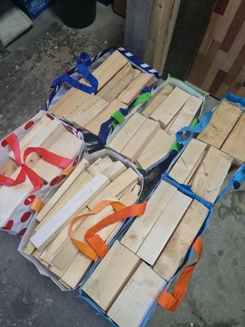 brandhout beschikbaar voor biedingen