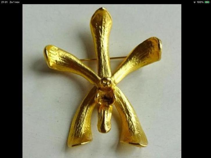 Vintage Risis Singapore Orhidee bloem broche 22 karaat GP, Sieraden, Tassen en Uiterlijk, Broches, Zo goed als nieuw, Overige materialen