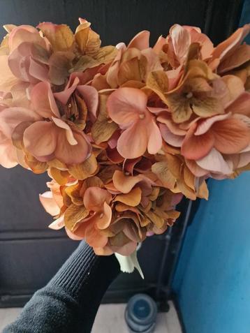 6 hortensia kunstbloemen  beschikbaar voor biedingen