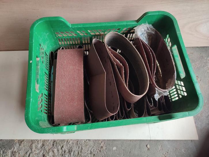 Schuurbanden 610x100mm - Makita/Hitachi, Doe-het-zelf en Verbouw, Gereedschap | Machine-onderdelen en Toebehoren, Gebruikt, Ophalen