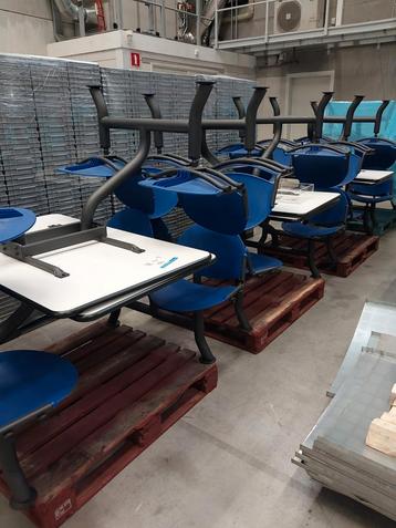 Kantine tafels en stoelen. Kantine inrichting. Stoelen bank beschikbaar voor biedingen