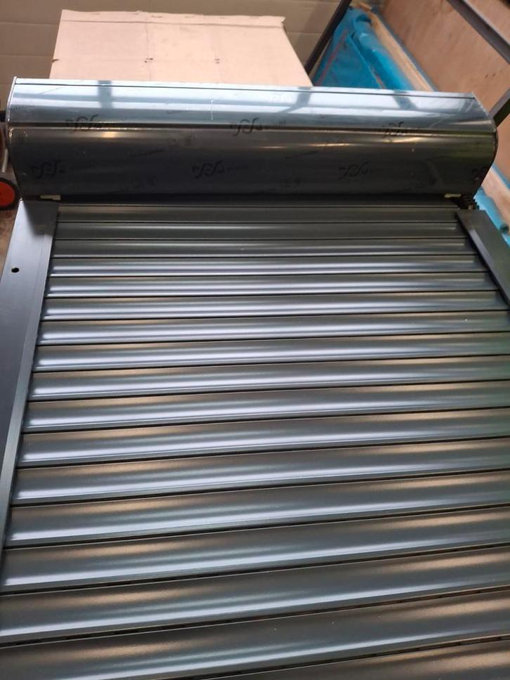 Rolluik 76x122cm - Nieuw., Doe-het-zelf en Verbouw, Rolluiken, Gebruikt, 100 tot 150 cm, Minder dan 100 cm, Grijs, Ophalen