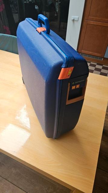 Stevige blauwe Samsonite koffer voor op reis beschikbaar voor biedingen