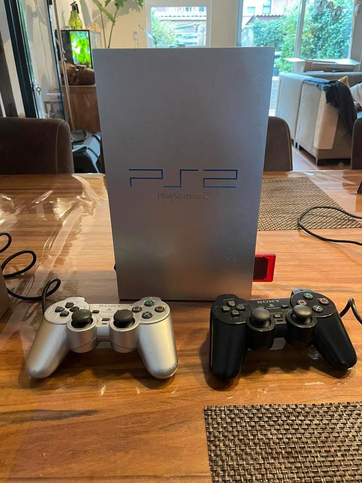 Ps2 + 2 controllers + memory card 8mb, Spelcomputers en Games, Spelcomputers | Sony PlayStation 2, Gebruikt, Phat, Zilver, Met 2 controllers