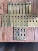 Messing massief deurschild. Totaal 24 stuks. 3 types., Ophalen of Verzenden, Gebruikt, Koper of Messing