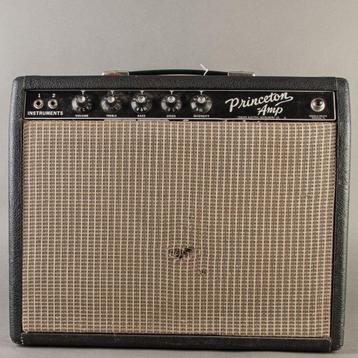 Gezocht: oude fender versterker beschikbaar voor biedingen