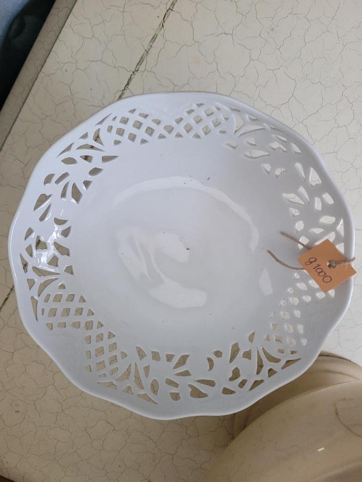 Vintage schaaltje op voet met open gewerkte rand, Antiek en Kunst, Curiosa en Brocante, Ophalen of Verzenden