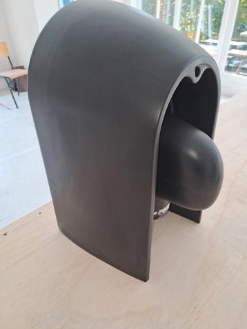 toiletpot inclusief toiletframe.  beschikbaar voor biedingen