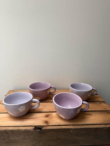 4 Theemokken met Paarse Bloemetjes beschikbaar voor biedingen