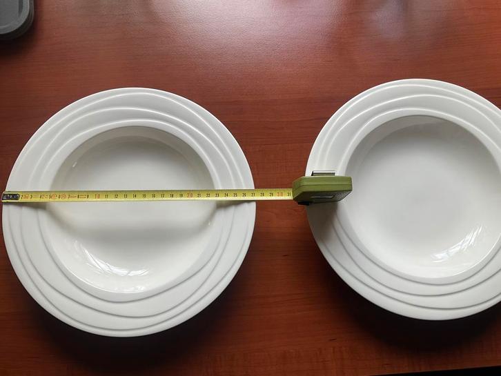 JAMIE OLIVER WAVES PASTABORDEN( dus geen soepbord), Huis en Inrichting, Keuken | Servies, Zo goed als nieuw, Overige stijlen, Porselein